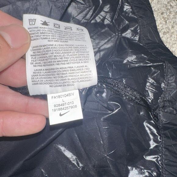 NIKE RUNNING DIVISION CREW RUNNING JACKET TRIPLE BLACK 928497 MENS Large - Picture 5 of 5